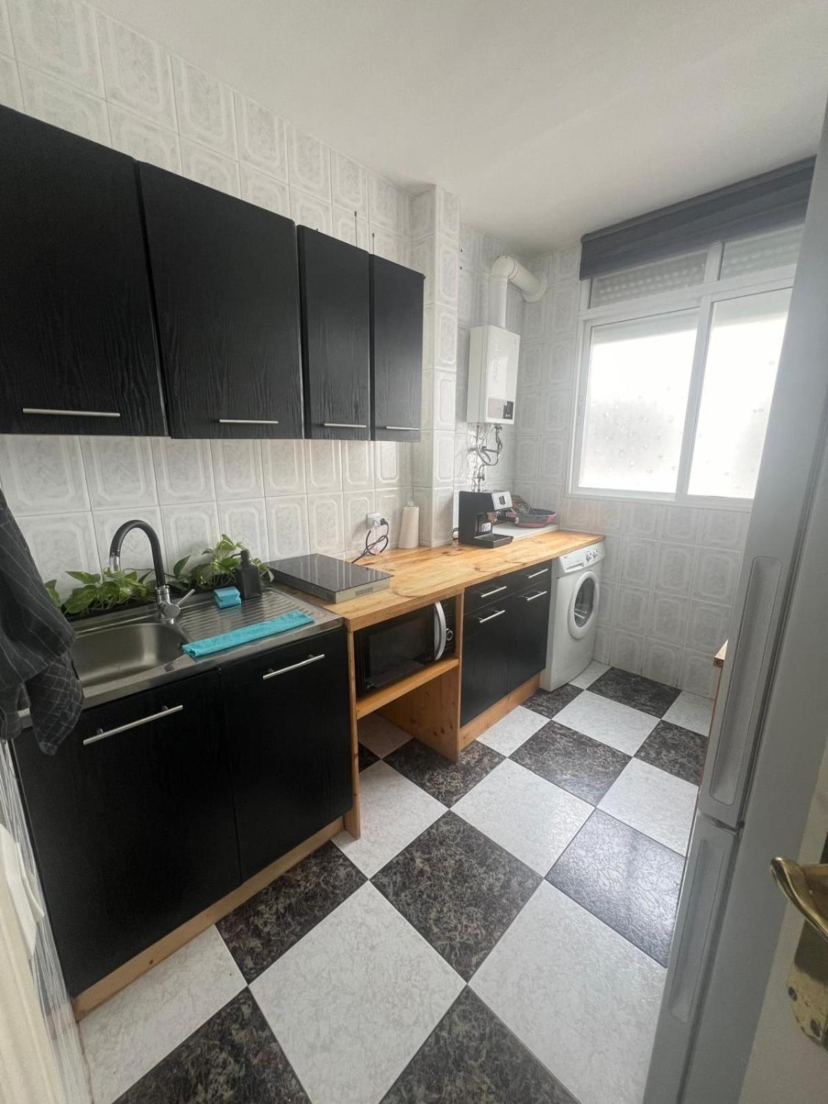 Habitacion 2 En Tercera Planta Sin Ascensor No Es Un Piso Entero! A Compartir Bano Y Cocina! ฟูเอนฮิโรลา ภายนอก รูปภาพ